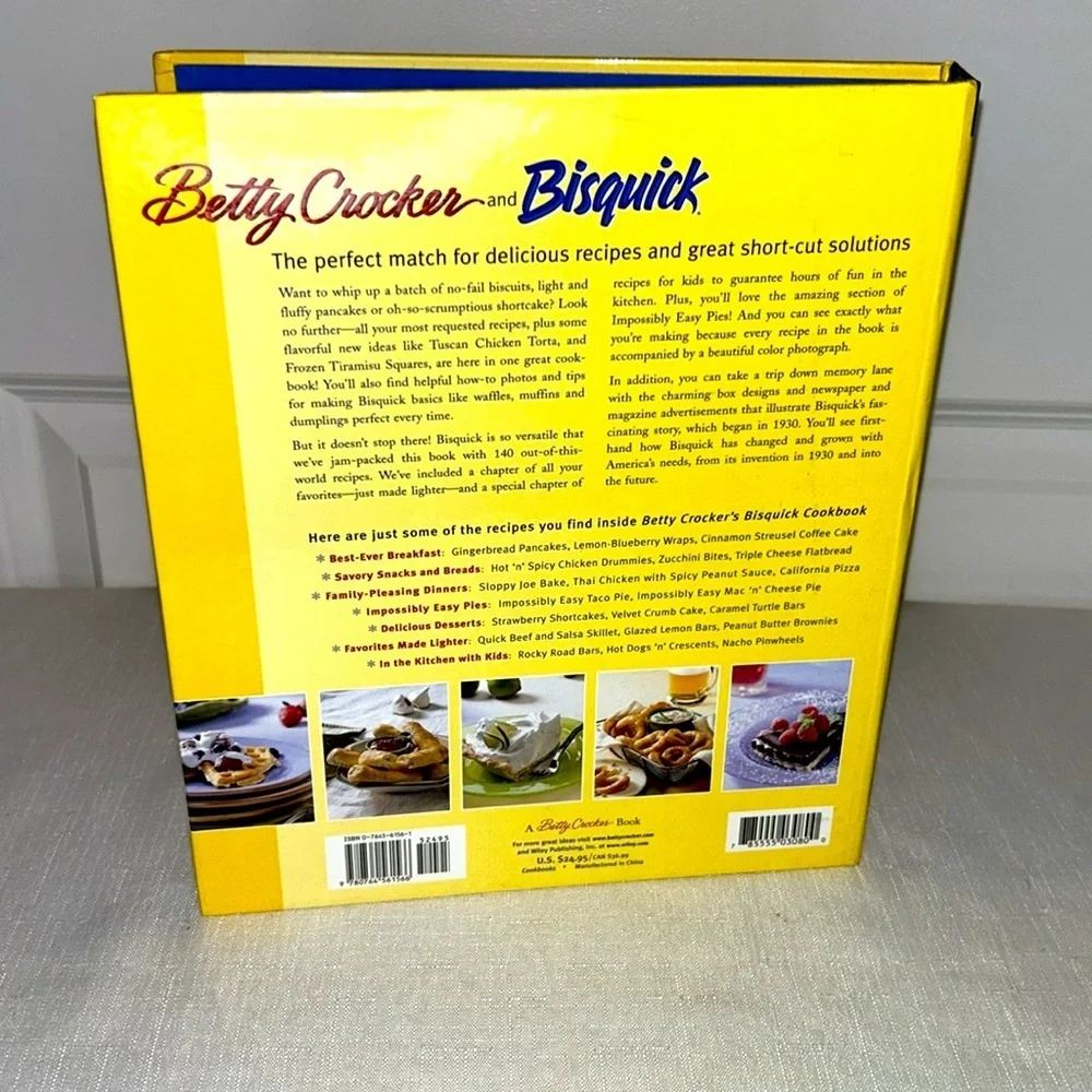 Betty Crocker’s Bisquick Cookbook Vintage ©️2000 First Edition, Great Condition